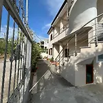 Sulejmani Guest House